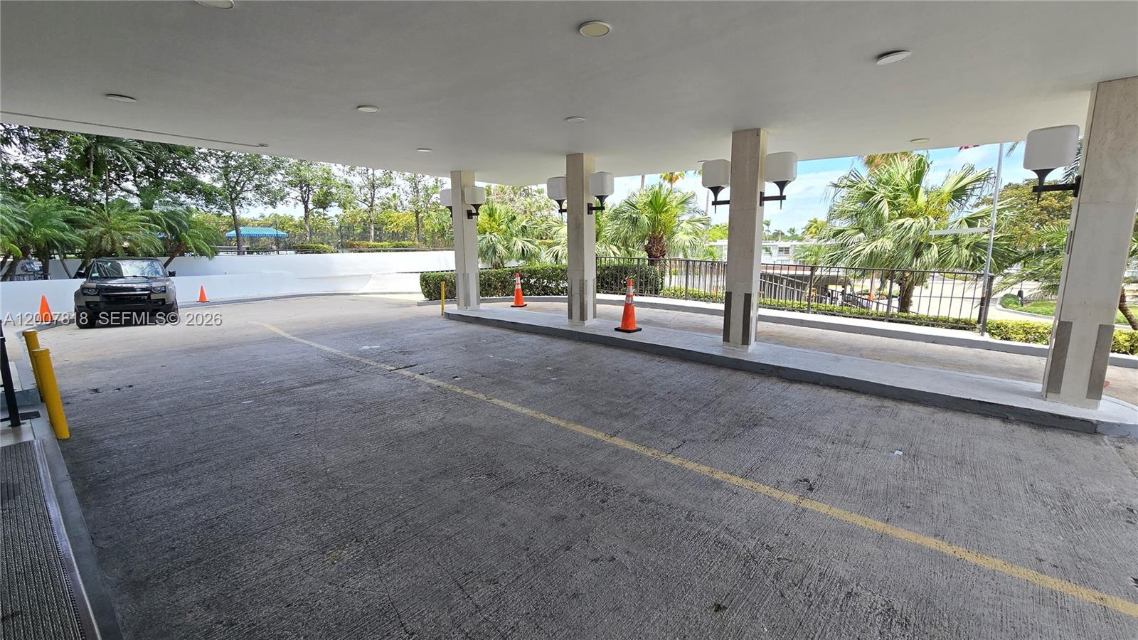 OLYMPUS CONDO PHASE C - Residential