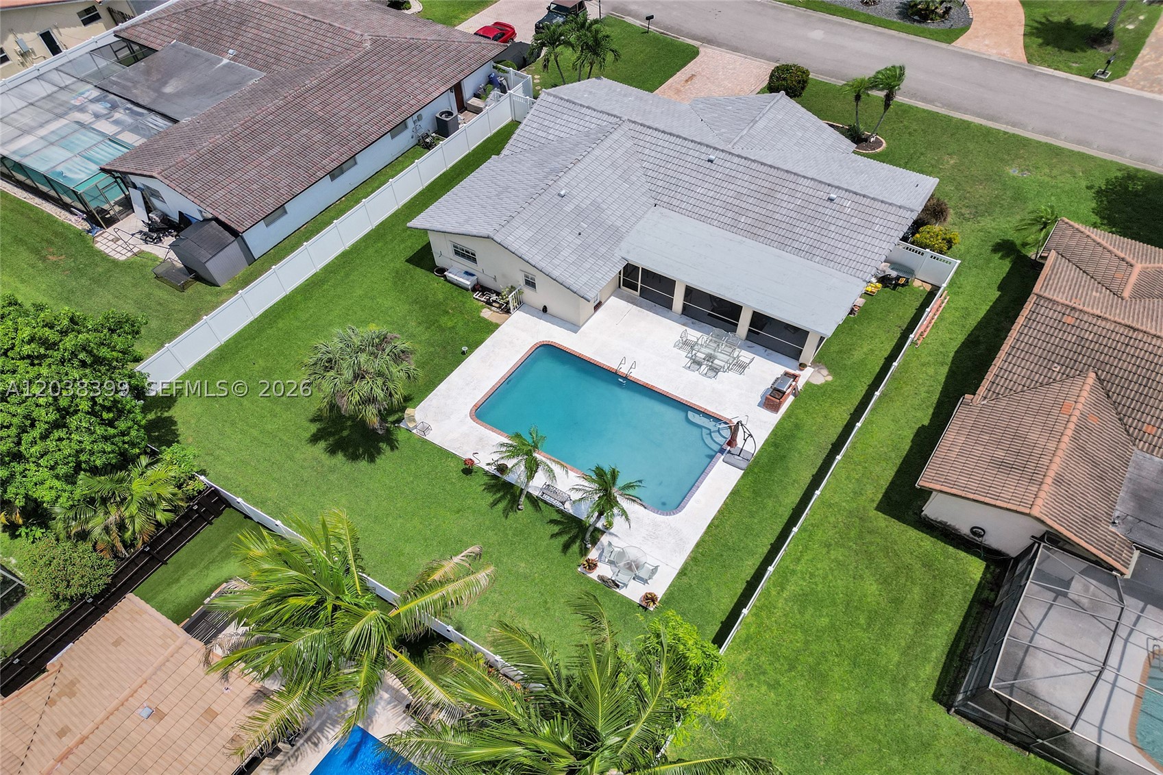 RAMBLEWOOD - Residential