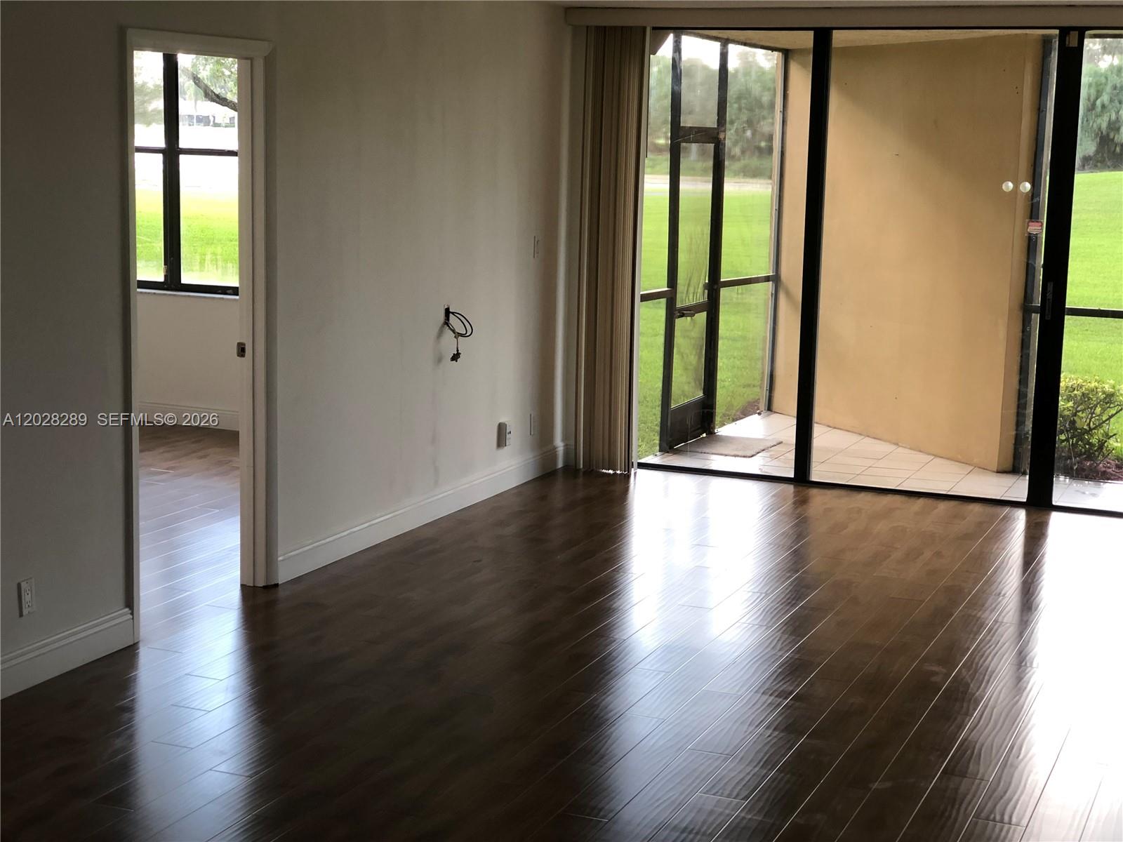 COUNTRY CLUB APTS AT - Residential