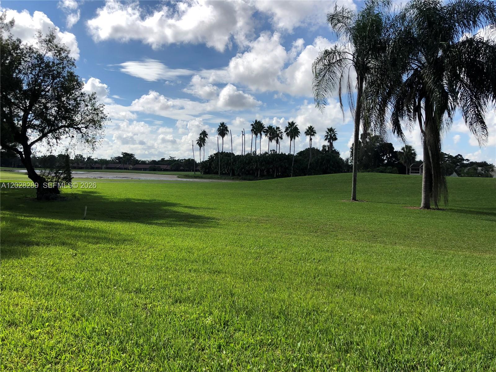 COUNTRY CLUB APTS AT - Residential
