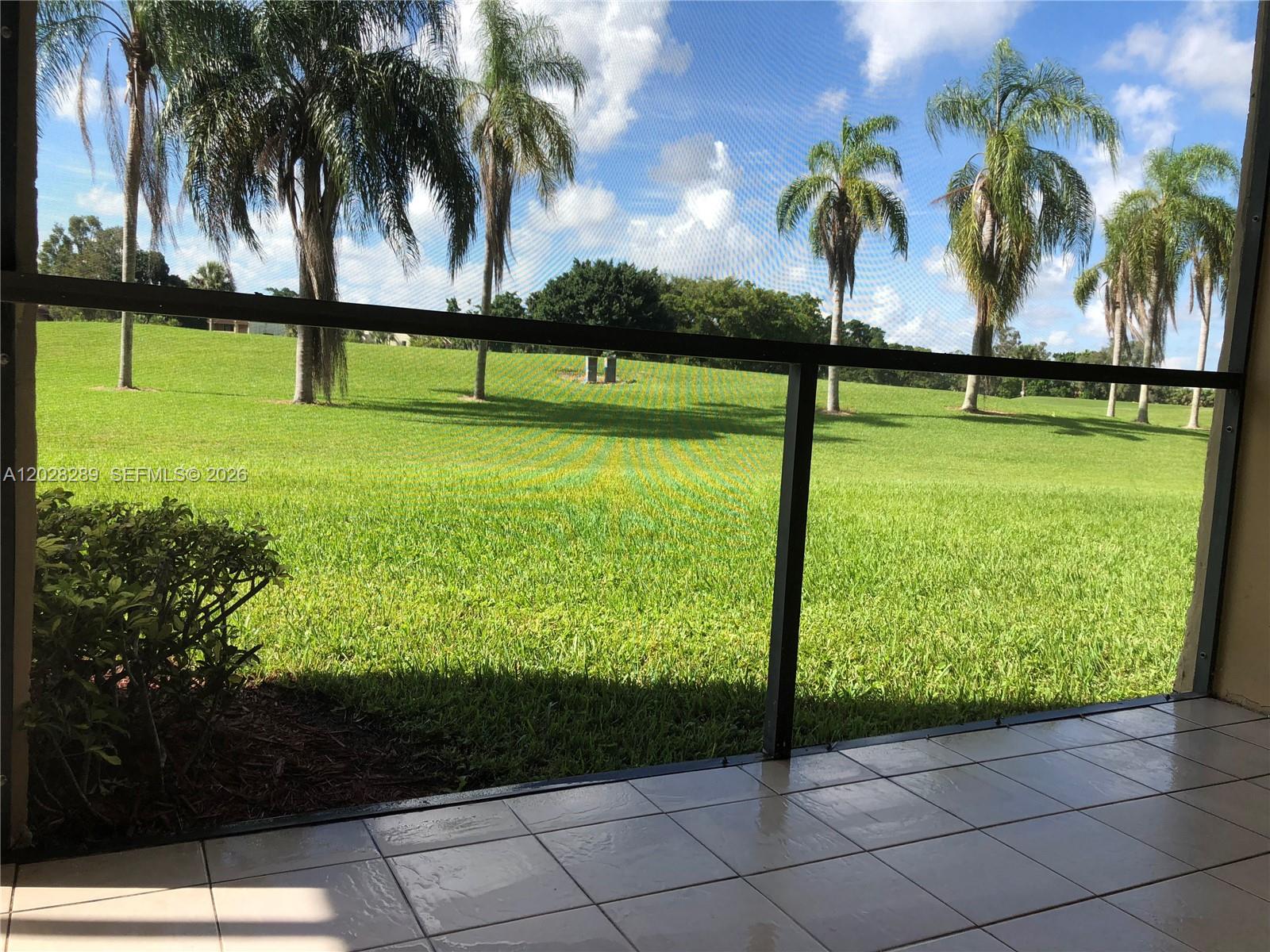 COUNTRY CLUB APTS AT - Residential
