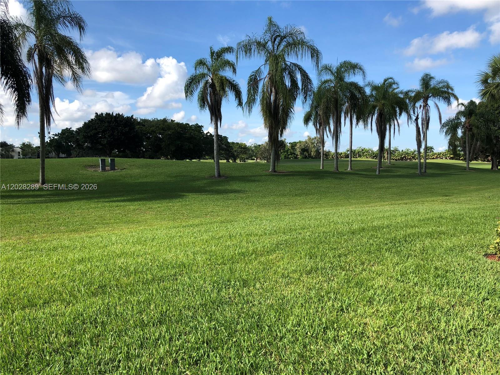 COUNTRY CLUB APTS AT - Residential