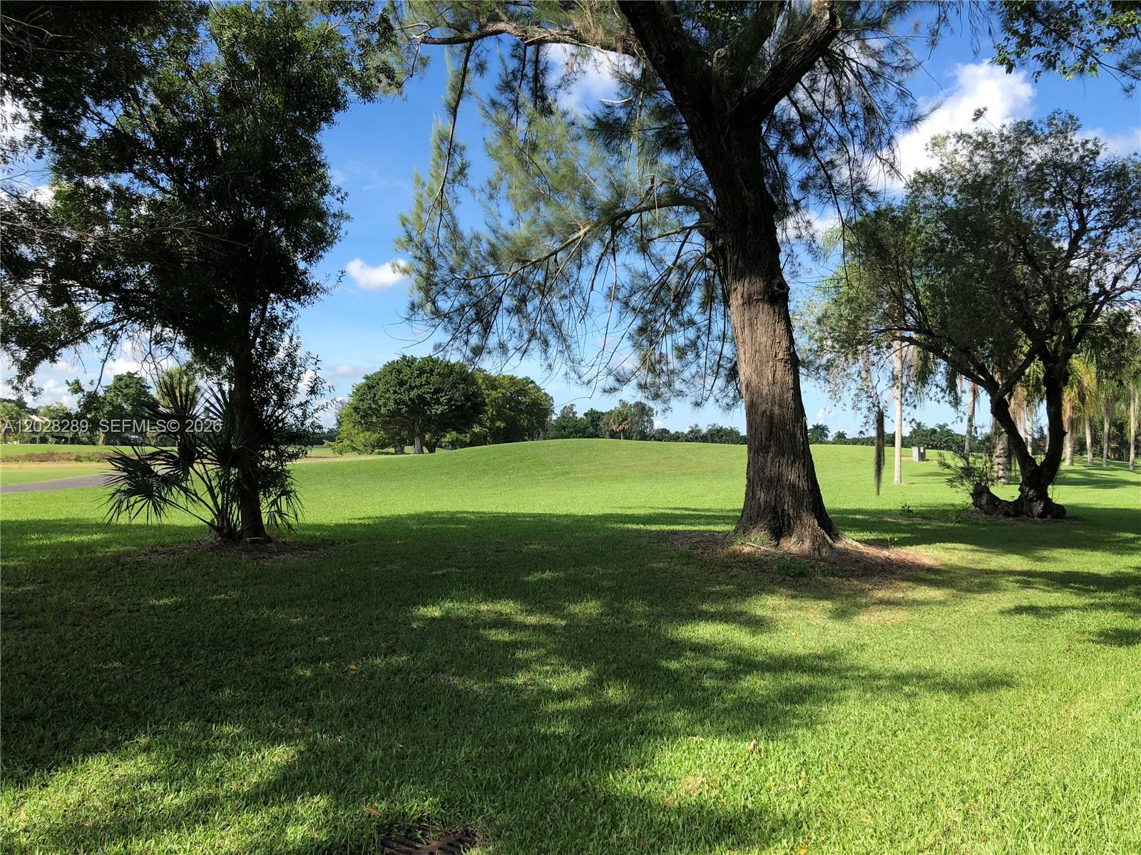 COUNTRY CLUB APTS AT - Residential