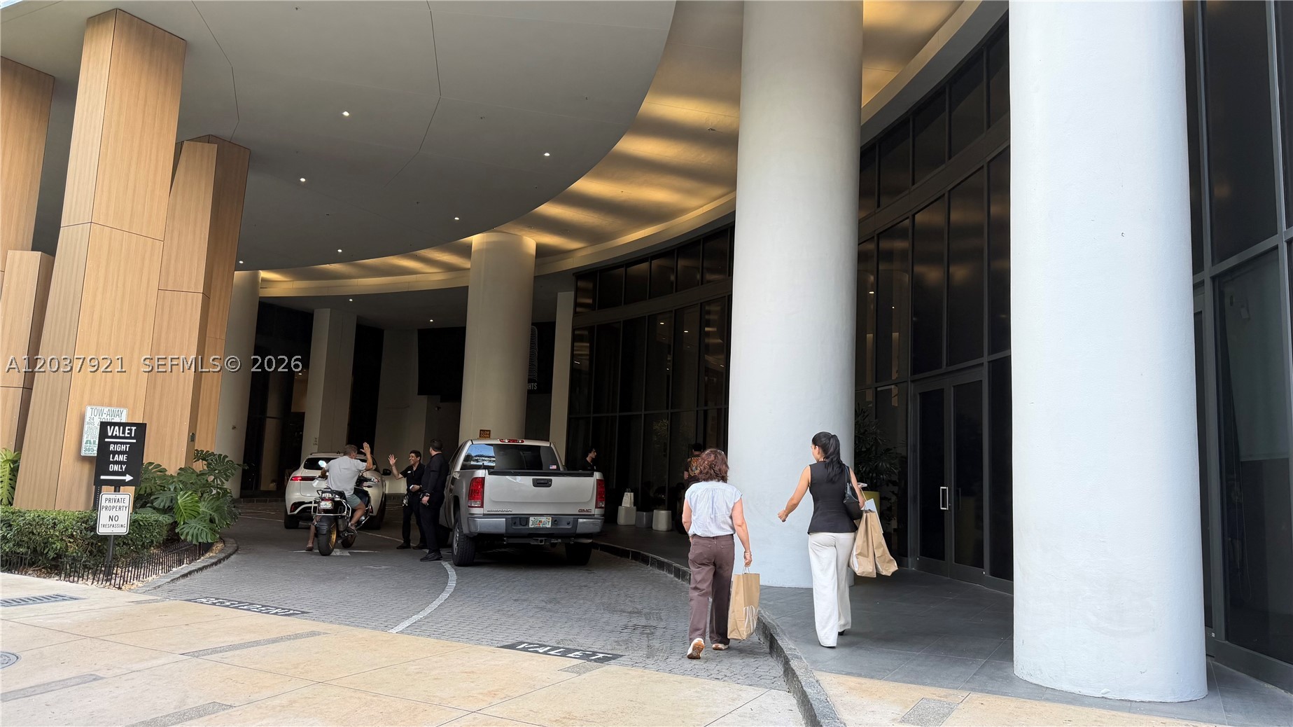 BRICKELL HEIGHTS EAST CON - Residential Lease