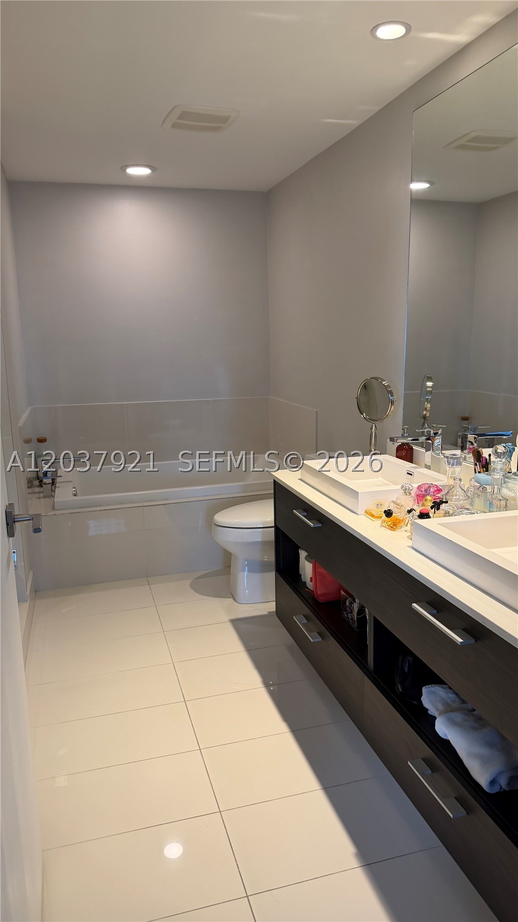 BRICKELL HEIGHTS EAST CON - Residential Lease