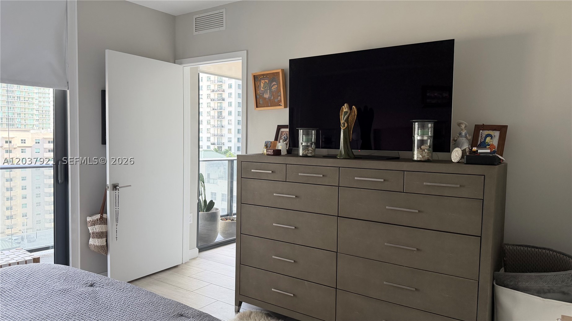 BRICKELL HEIGHTS EAST CON - Residential Lease