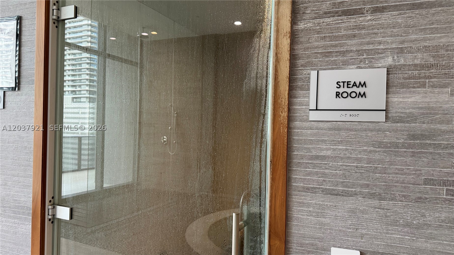 BRICKELL HEIGHTS EAST CON - Residential Lease
