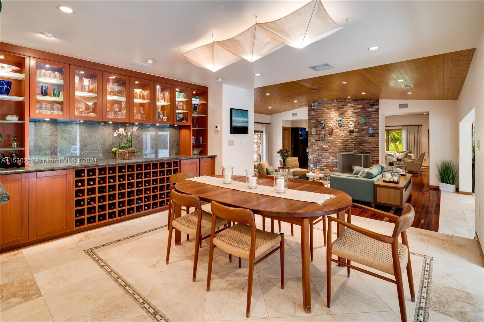 KERRWOOD OAKS - Residential