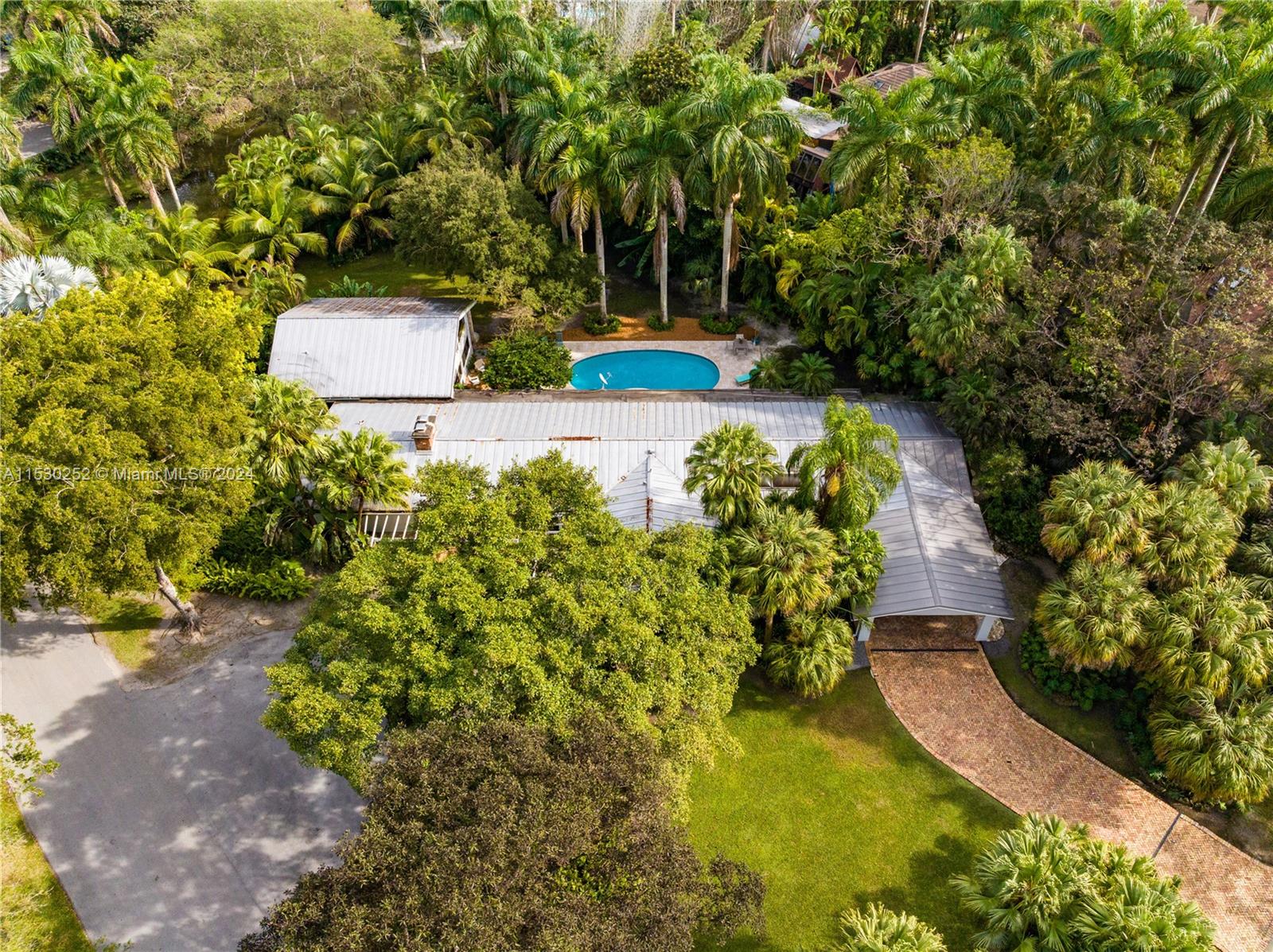 KERRWOOD OAKS - Residential