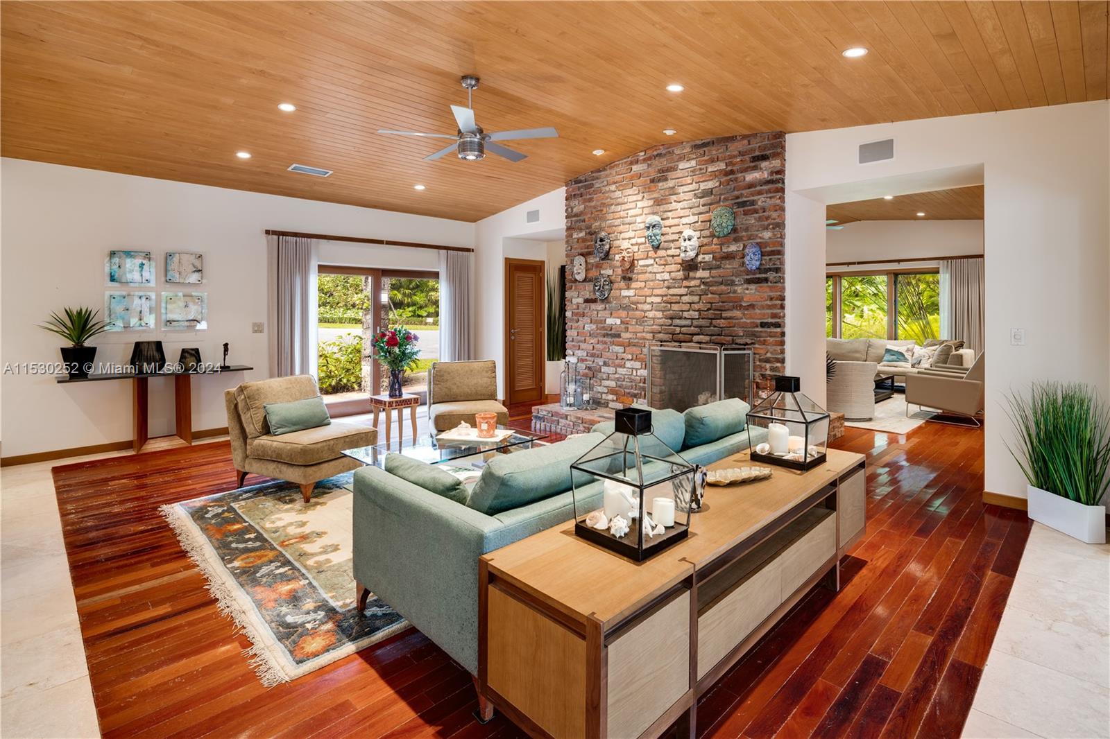 KERRWOOD OAKS - Residential