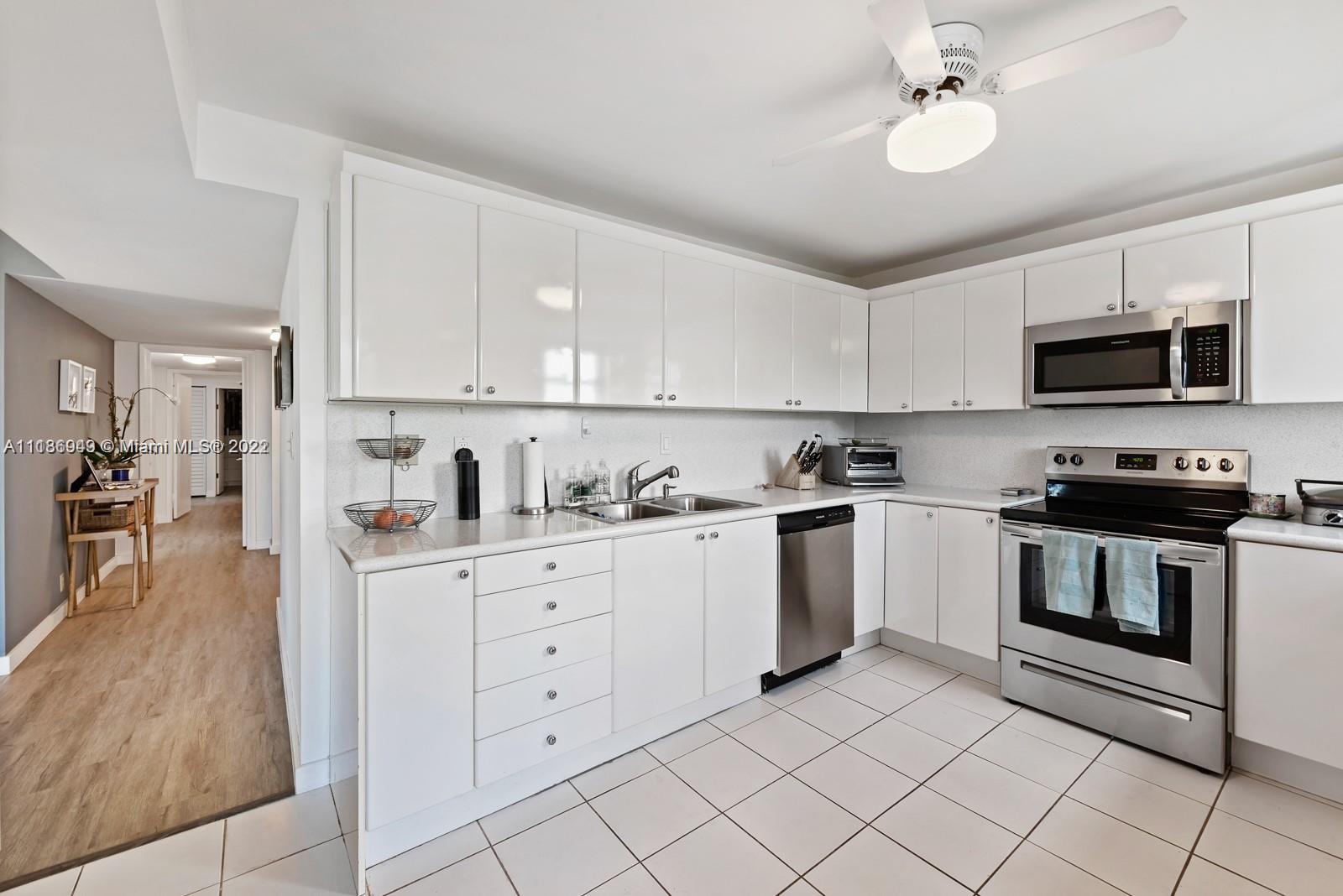 BRICKELL PLACE CONDO - Residential Lease