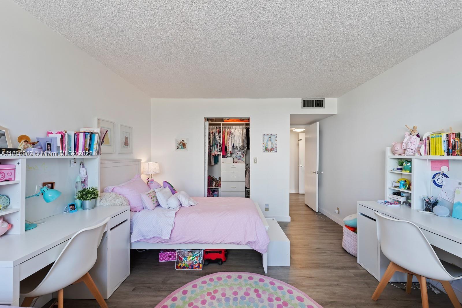 BRICKELL PLACE CONDO - Residential Lease