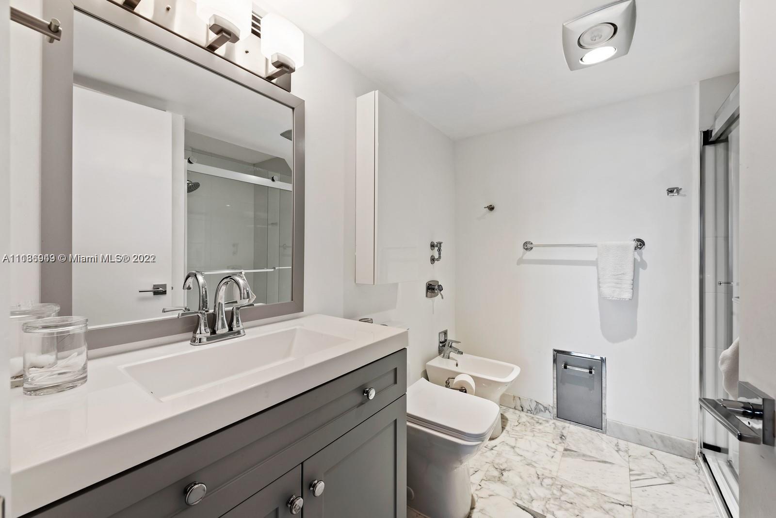 BRICKELL PLACE CONDO - Residential Lease