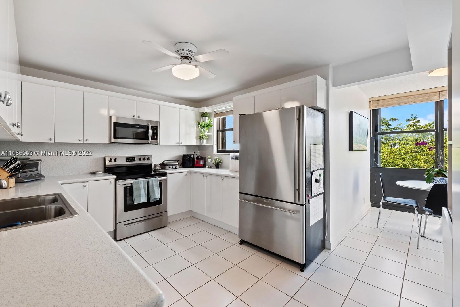 BRICKELL PLACE CONDO - Residential Lease