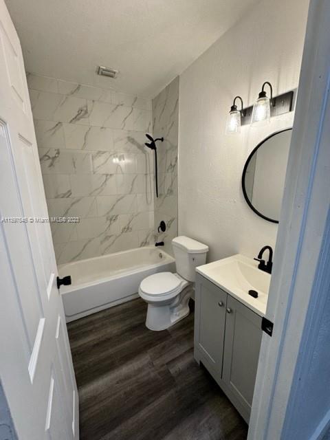 PALMLAND ESTATES - Residential Lease