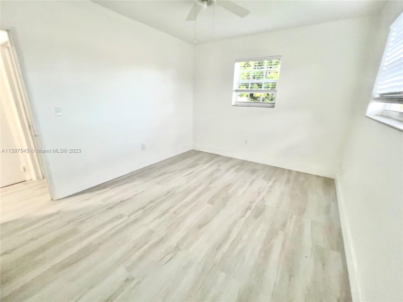 PALMLAND ESTATES - Residential Lease