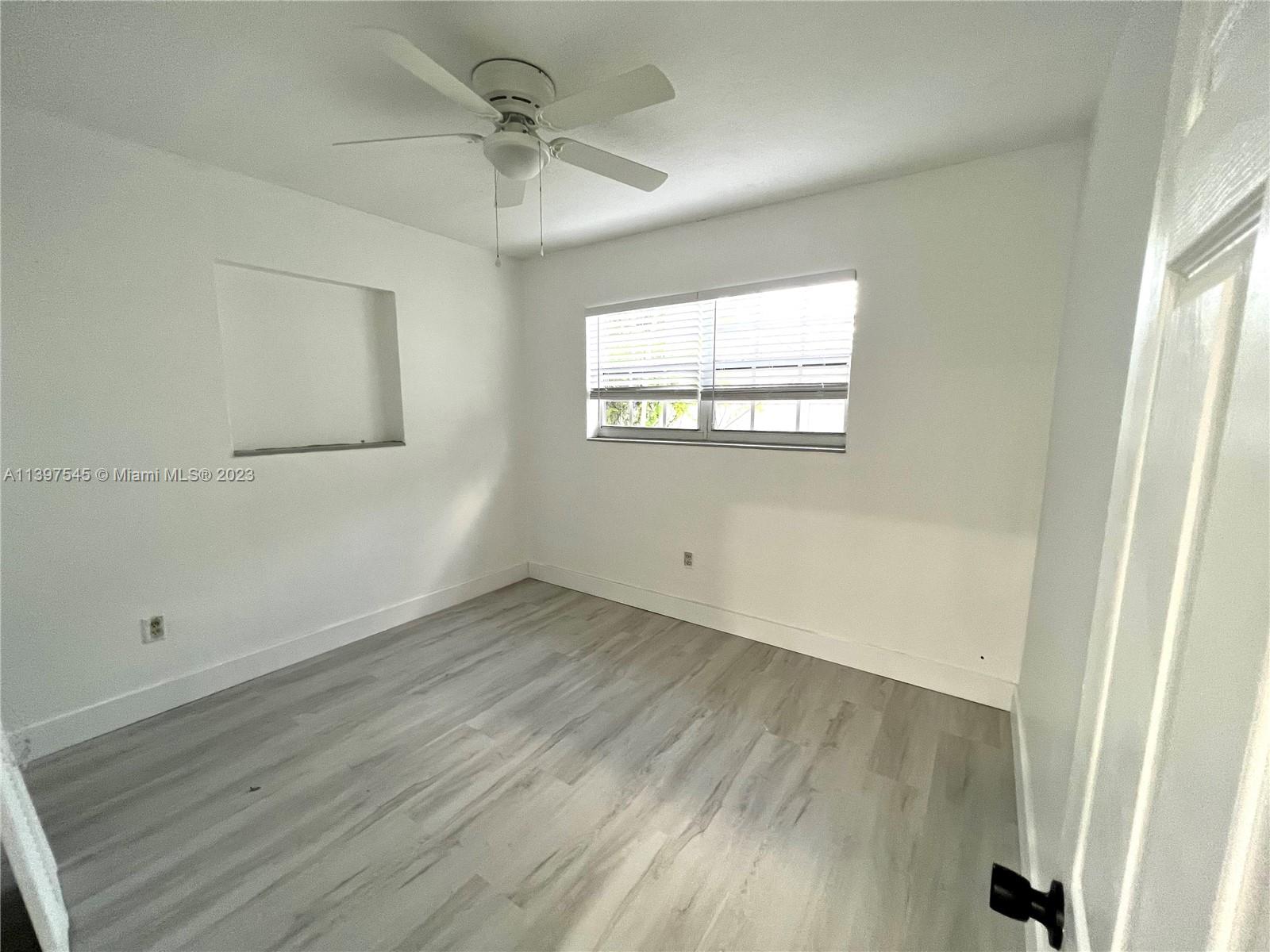 PALMLAND ESTATES - Residential Lease