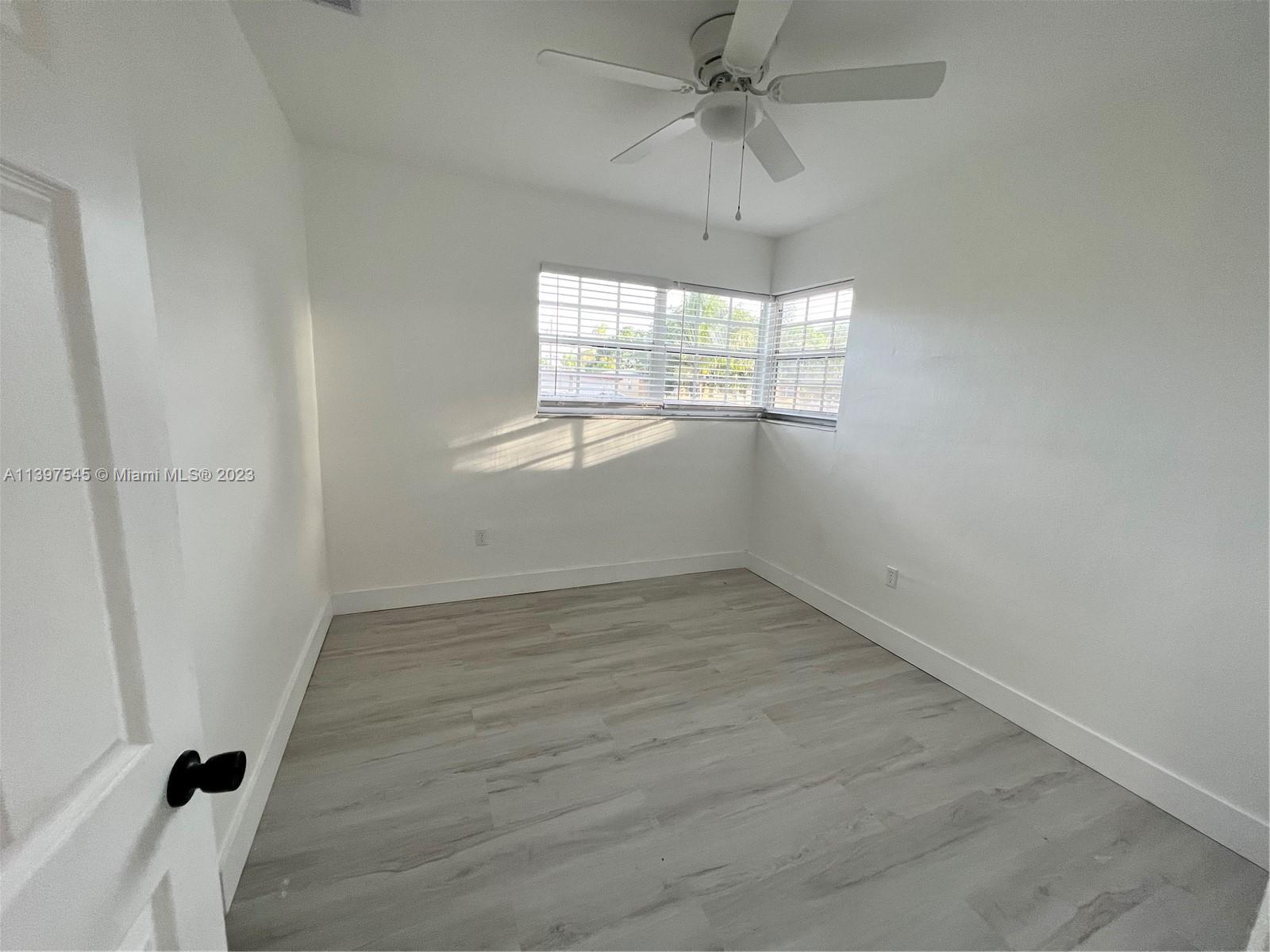 PALMLAND ESTATES - Residential Lease