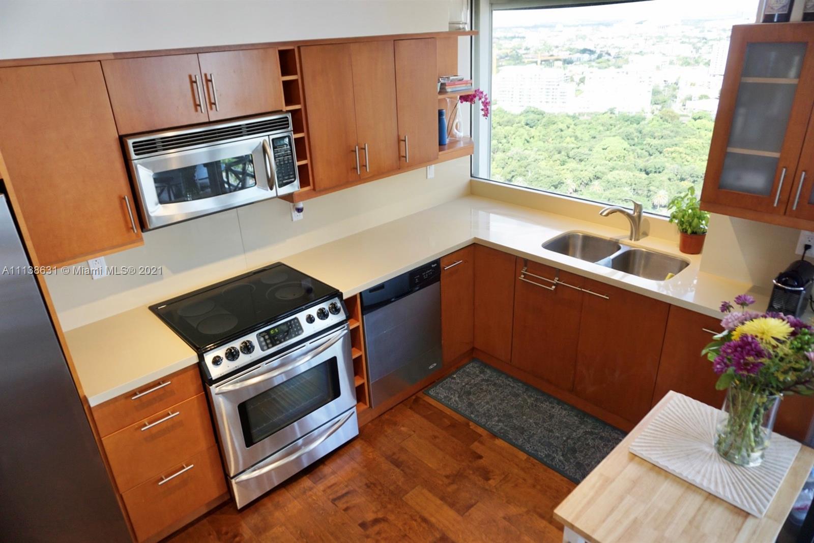 THE PALACE CONDO - Residential Lease