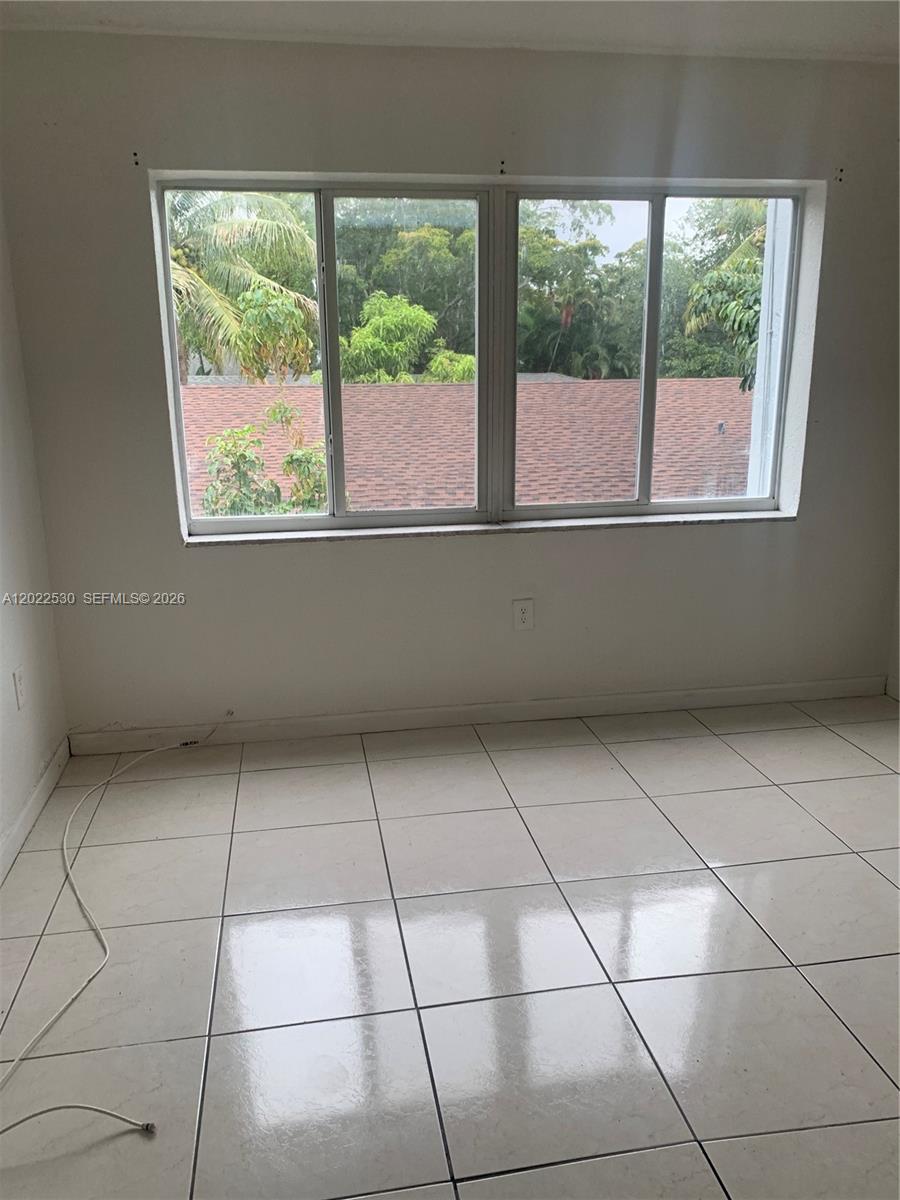 ARCH CREEK LANDING CONDO - Residential