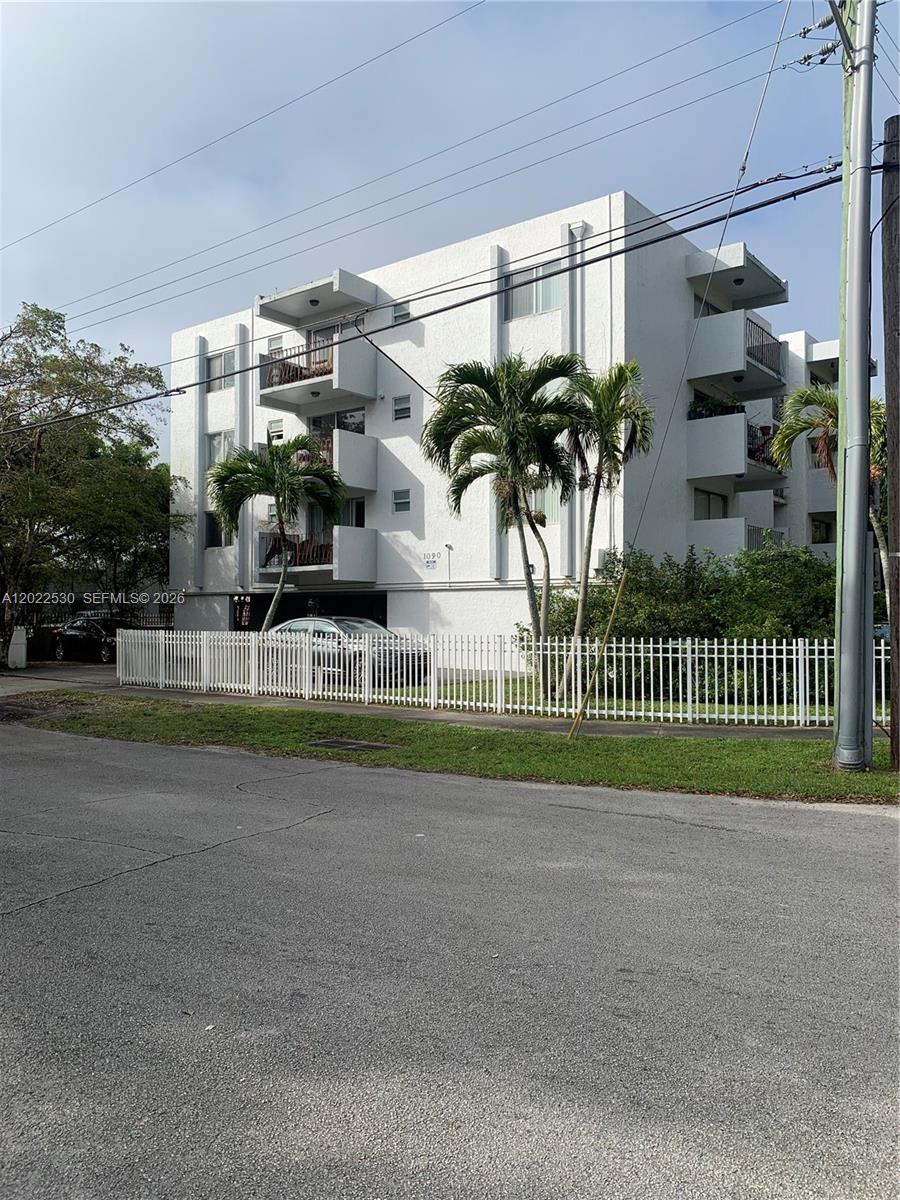 Investor opportunity... Tenant occupied apartment with an excellent monthly rental income, making it a perfect opportunity for investor seeking immediate cash flow. 
Located in one of the fastest growing district in North Miami, it's one of the lowest prices in the area with very attractive return. Just 10 minutes from Aventura Mall and the beautiful near beaches.
No assessment, low association payment fee.
