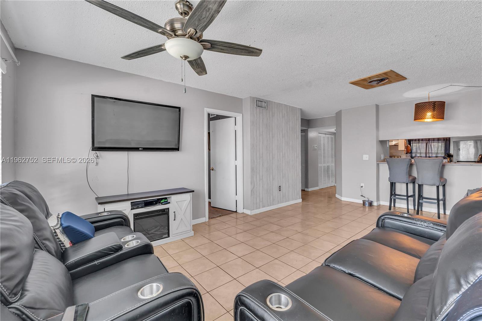 COUNTRY GARDENS CONDO - Residential