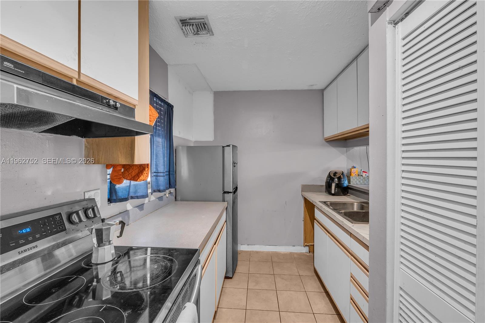 COUNTRY GARDENS CONDO - Residential