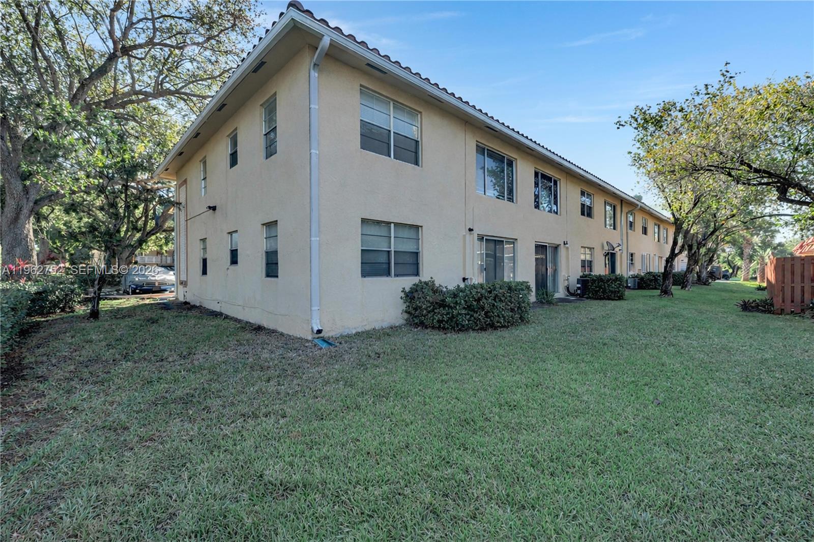 COUNTRY GARDENS CONDO - Residential