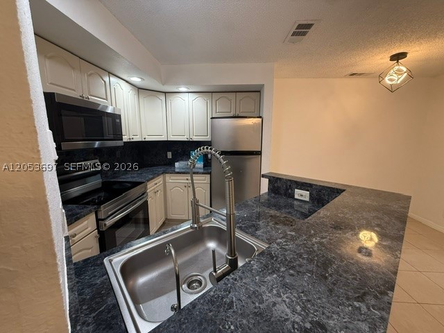 CORAL KEY CONDO - Residential Lease