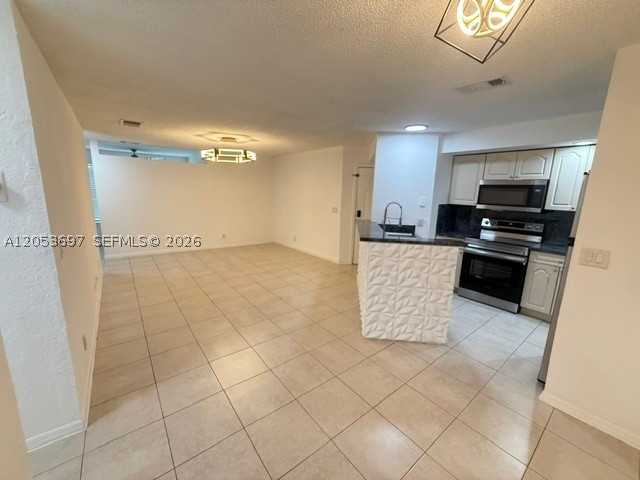 CORAL KEY CONDO - Residential Lease