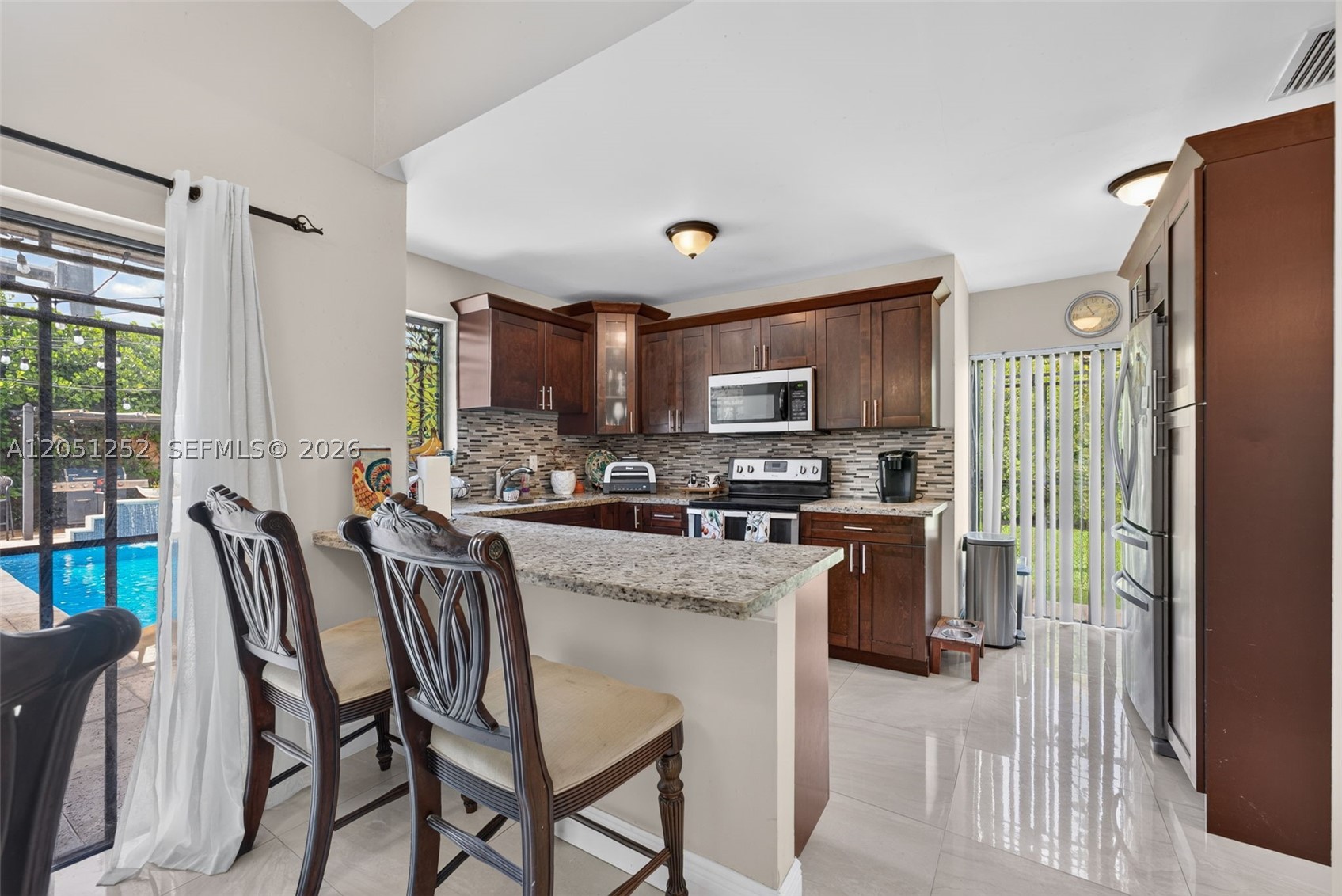 SOUTH MIAMI LAKES - Residential