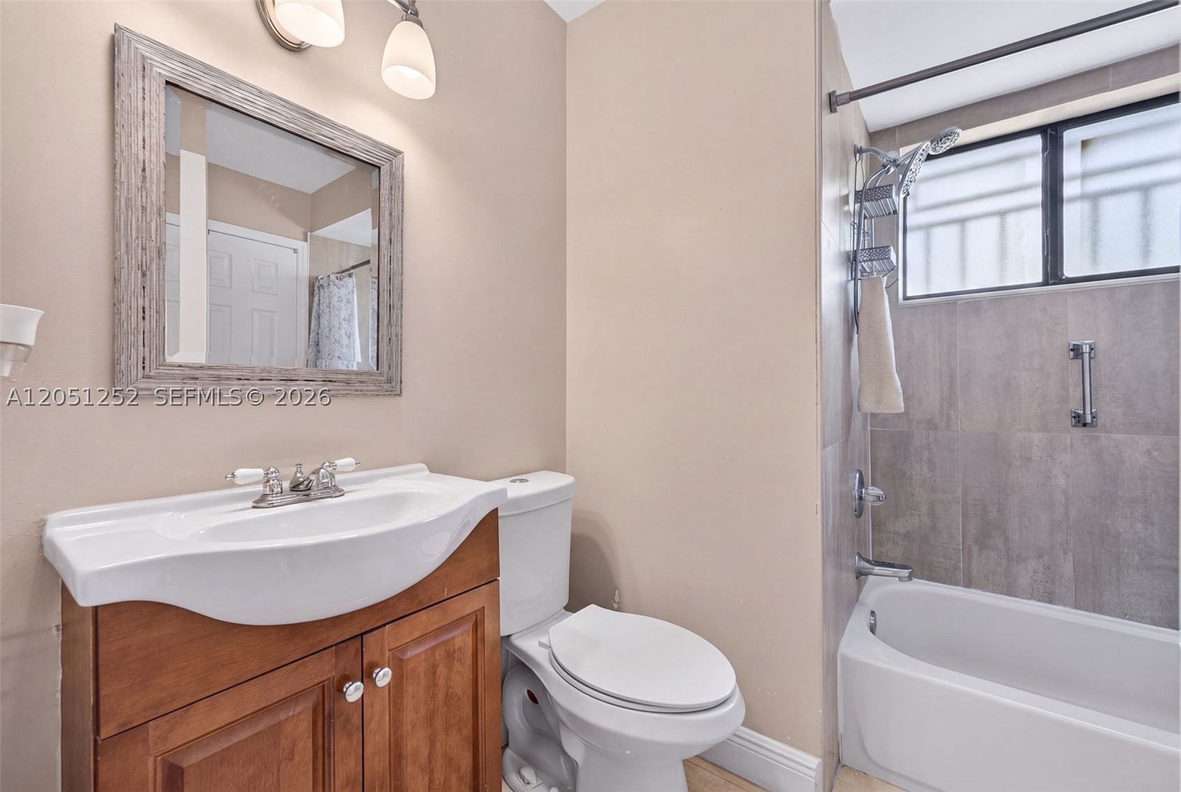 SOUTH MIAMI LAKES - Residential