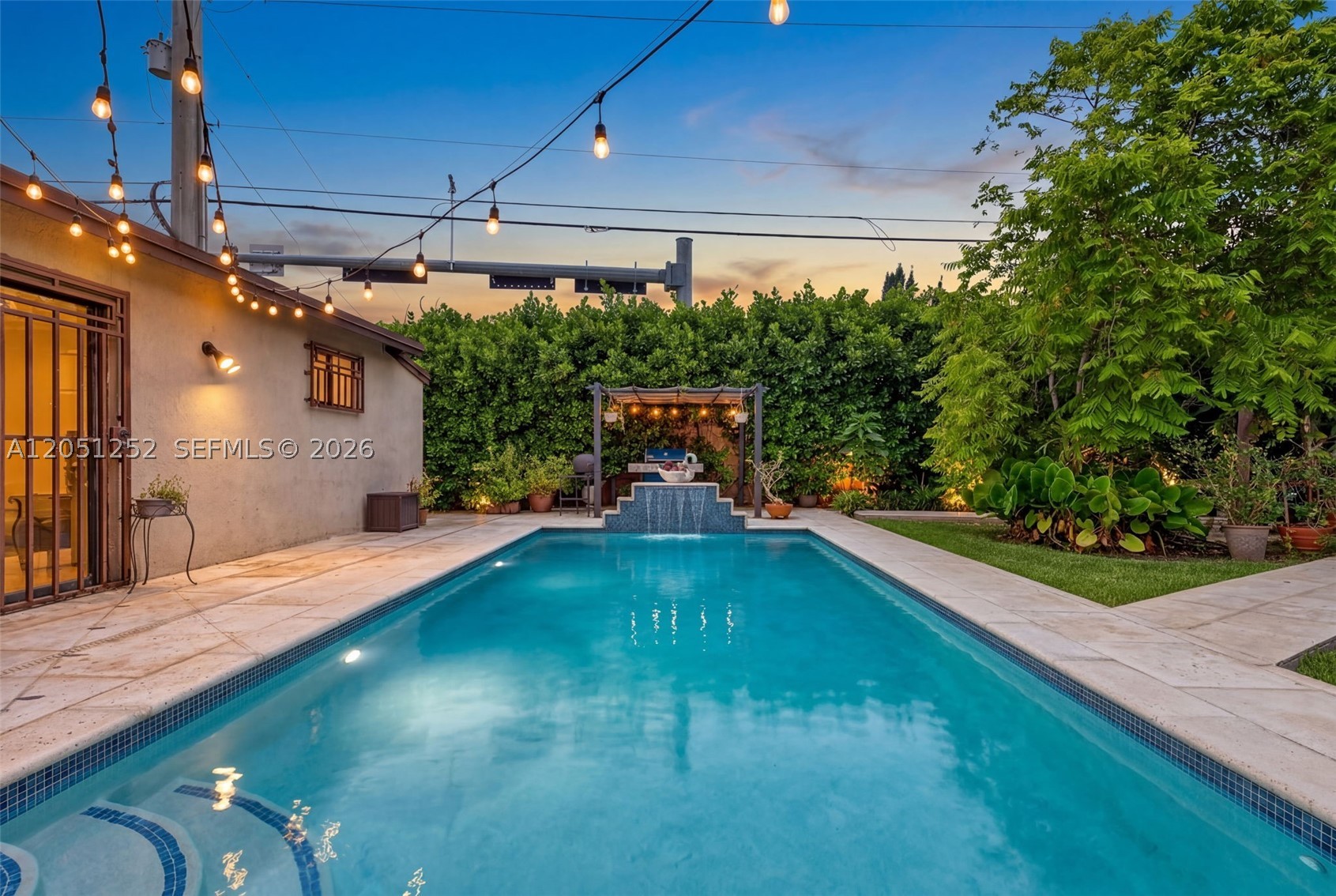 SOUTH MIAMI LAKES - Residential