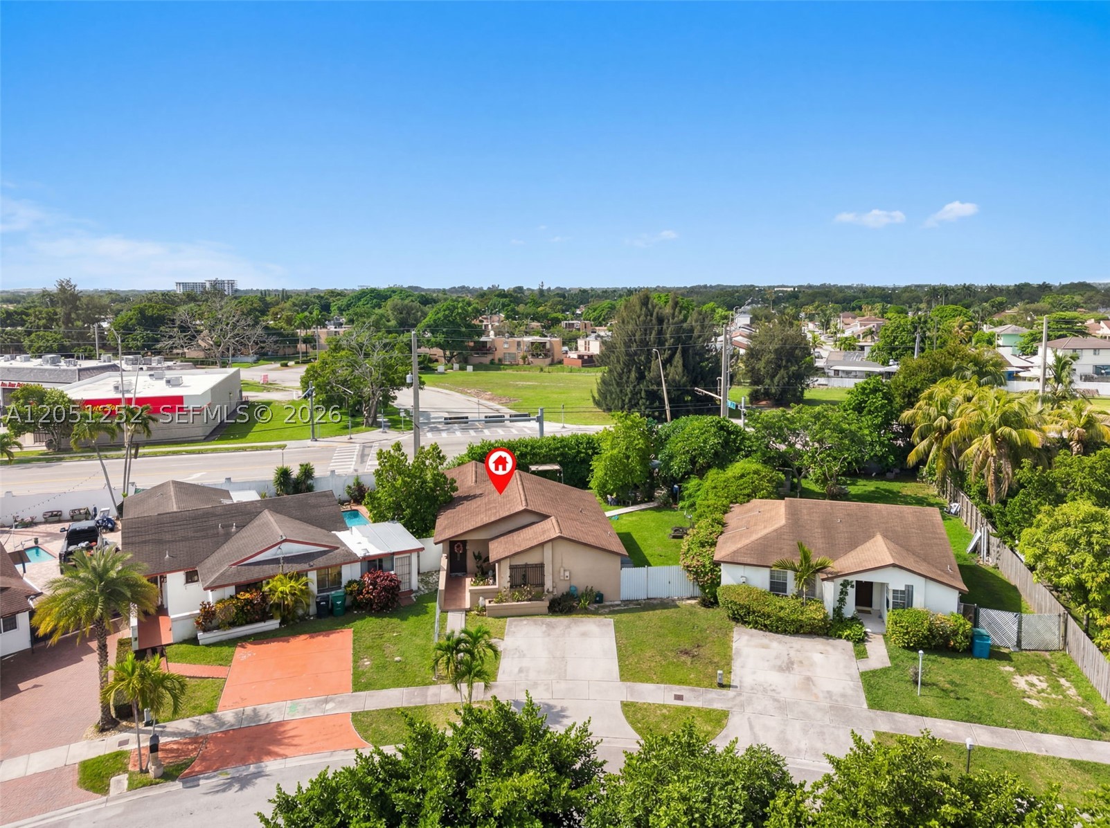 SOUTH MIAMI LAKES - Residential