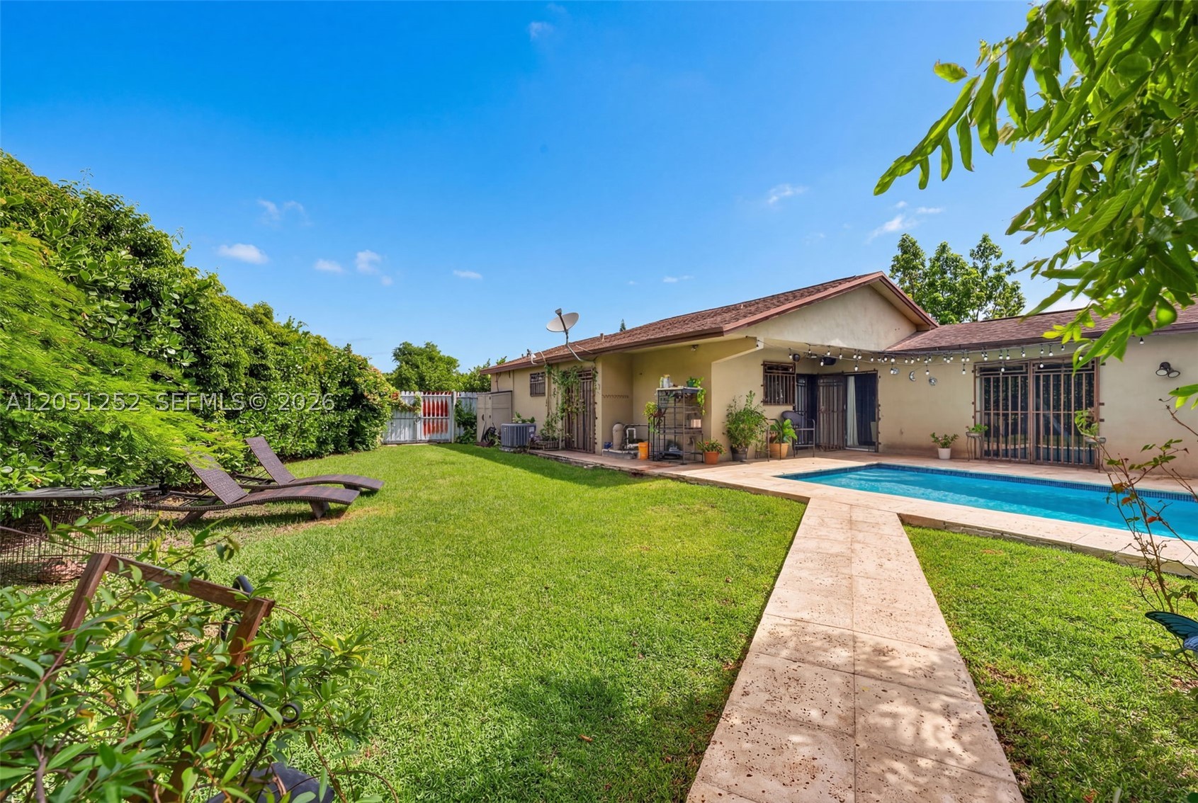 SOUTH MIAMI LAKES - Residential