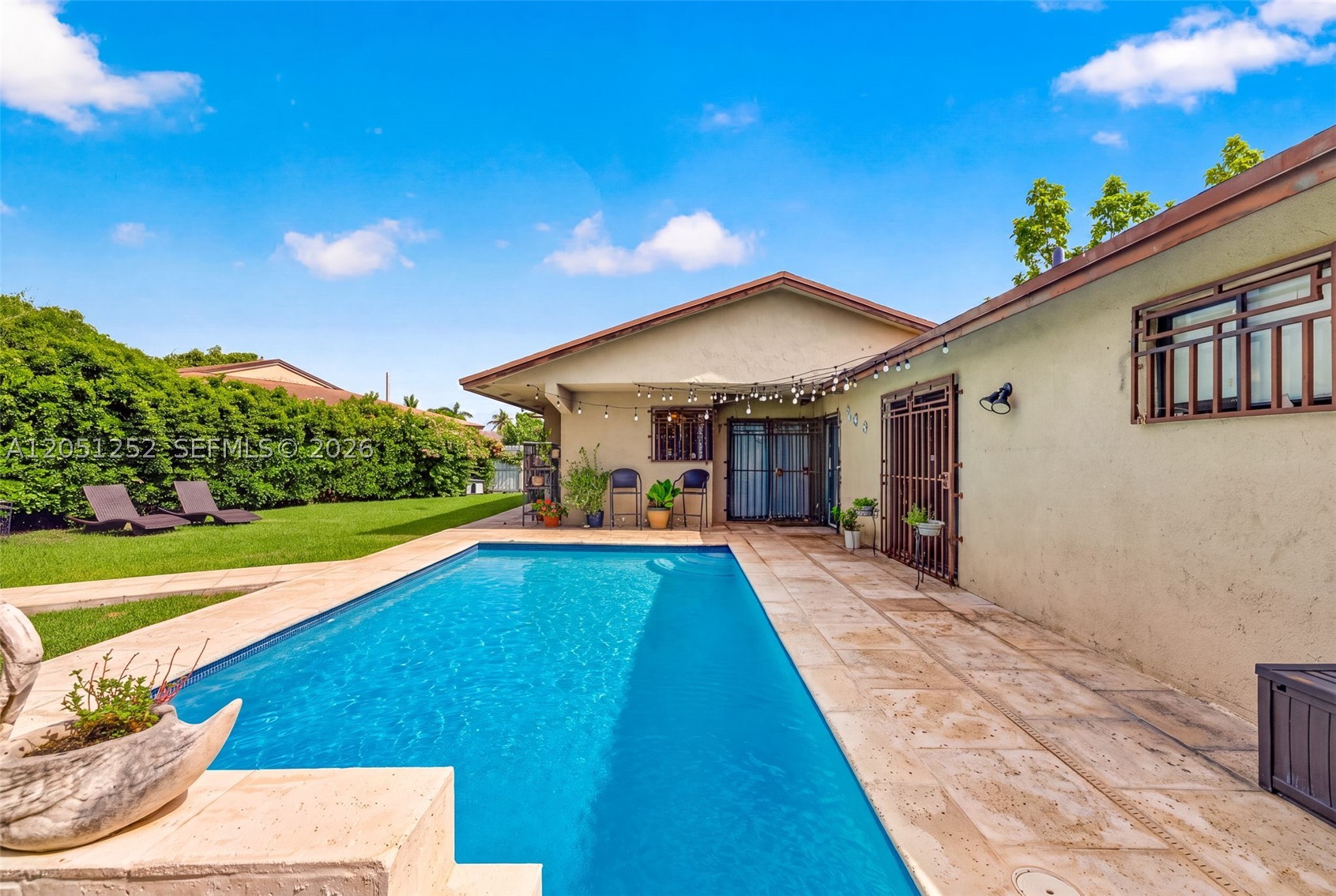 SOUTH MIAMI LAKES - Residential