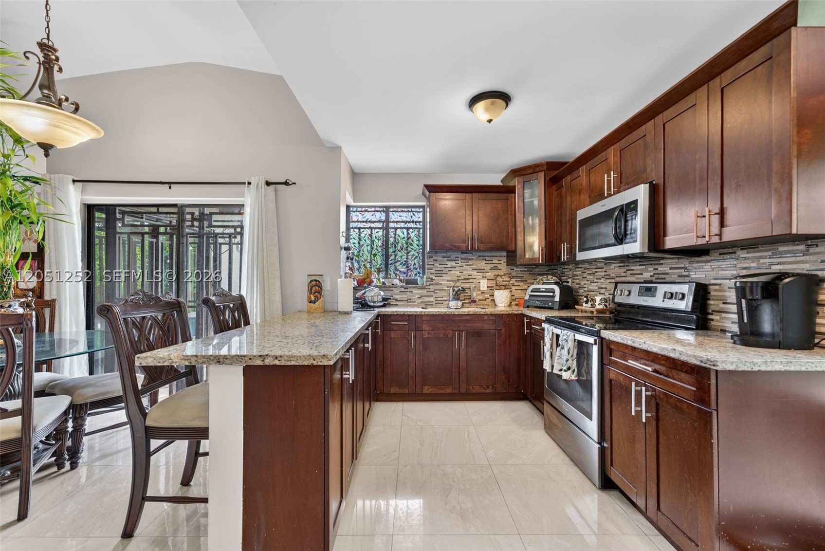 SOUTH MIAMI LAKES - Residential