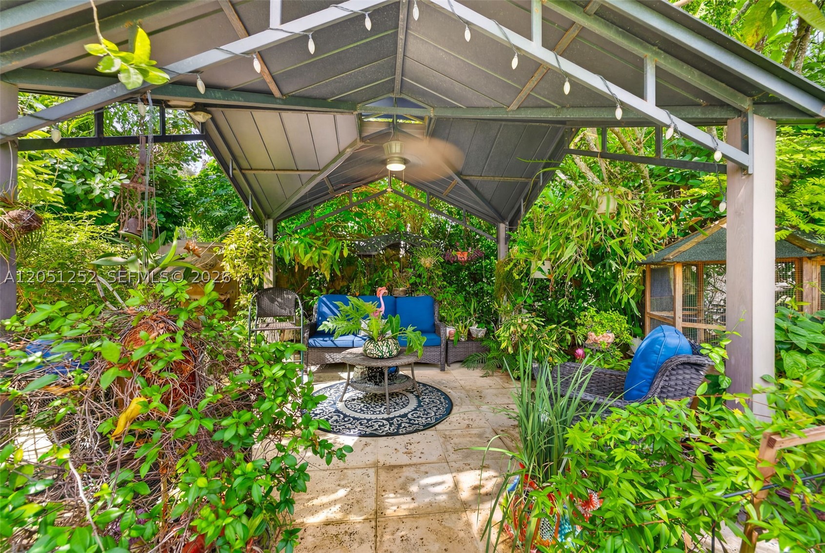 SOUTH MIAMI LAKES - Residential