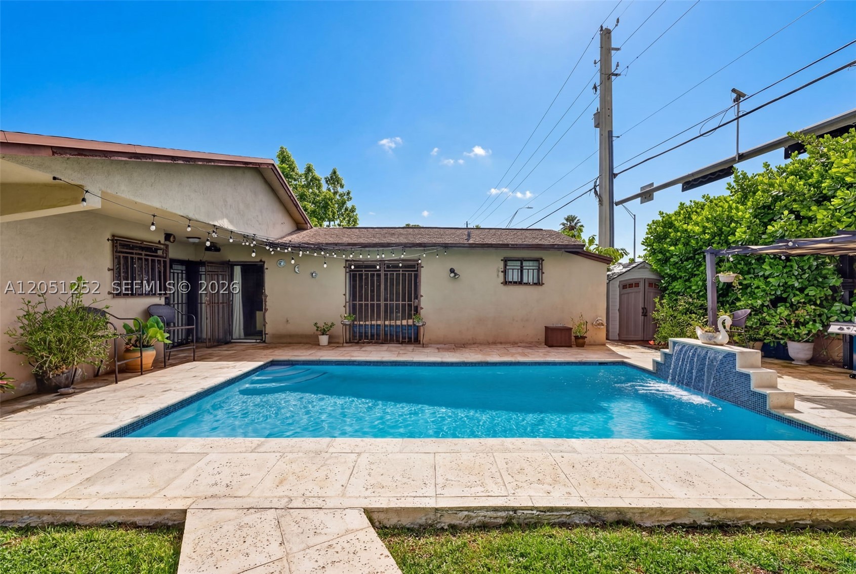SOUTH MIAMI LAKES - Residential