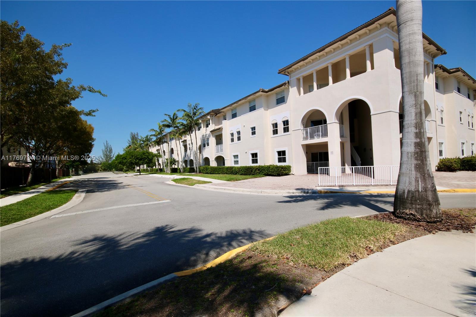 ST MORITZ AT DORAL CONDO - Residential Lease