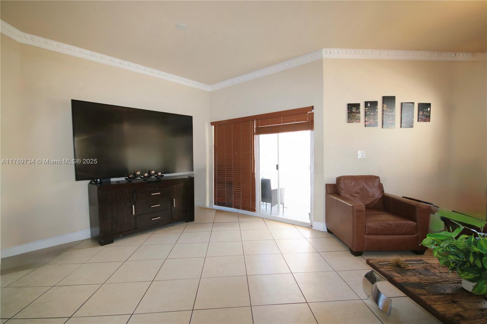 ST MORITZ AT DORAL CONDO - Residential Lease
