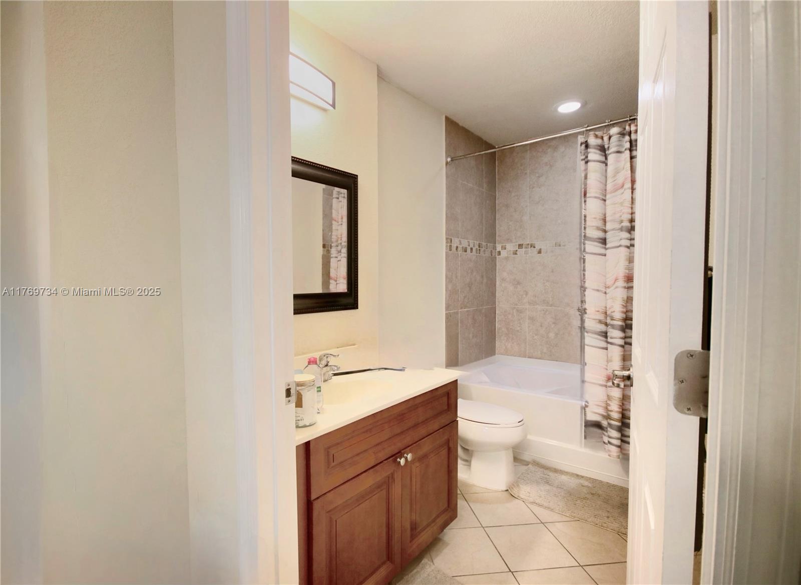 ST MORITZ AT DORAL CONDO - Residential Lease