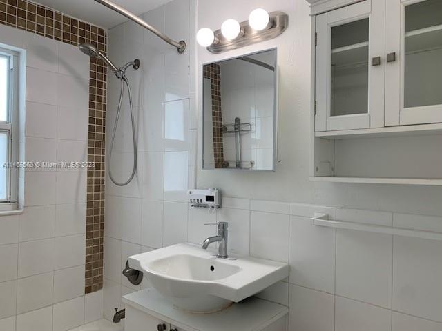 ISLAND POINT SOUTH CONDO - Residential Lease