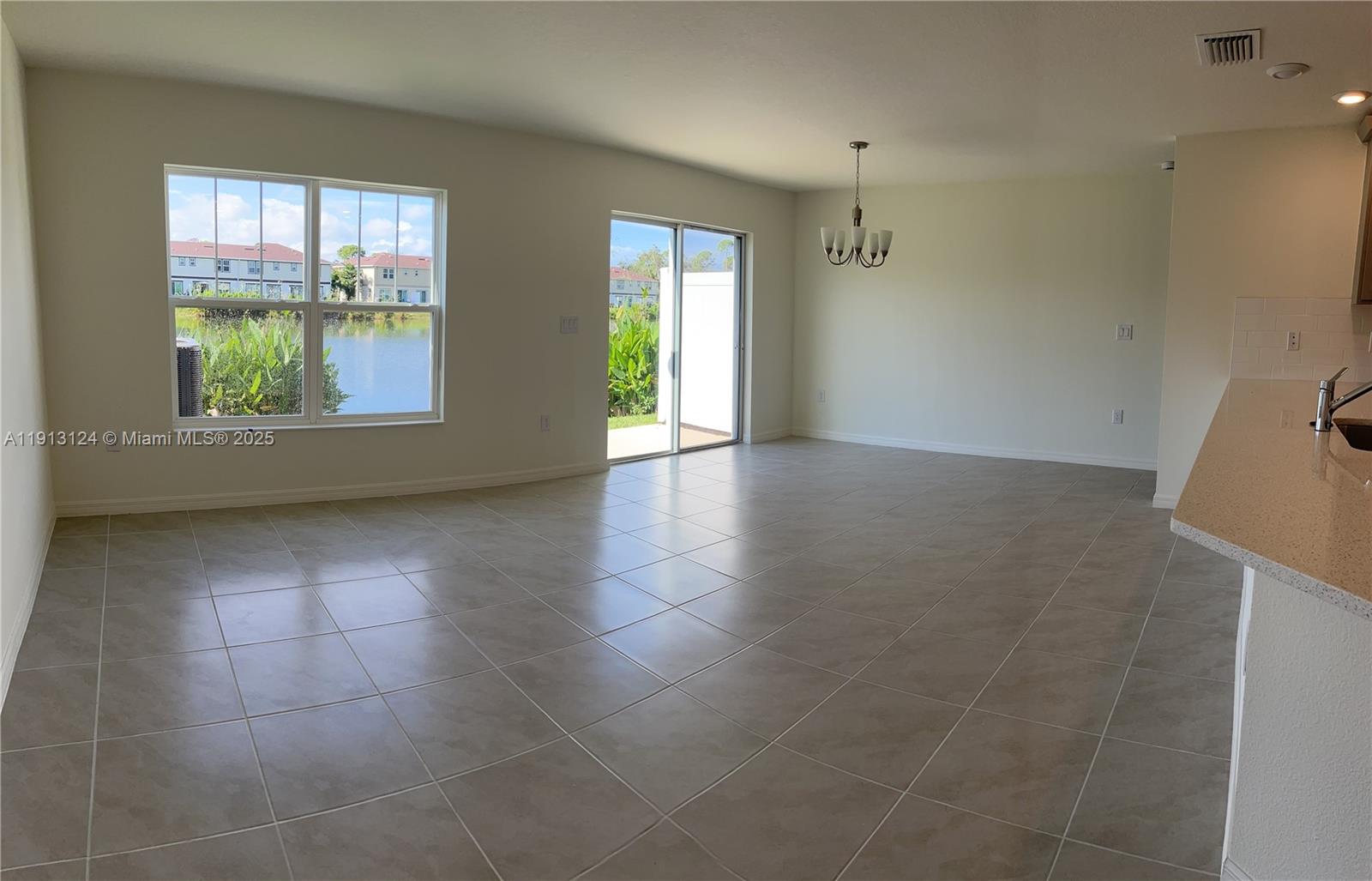 BAYSHORE COMMONS AS DESC - Residential