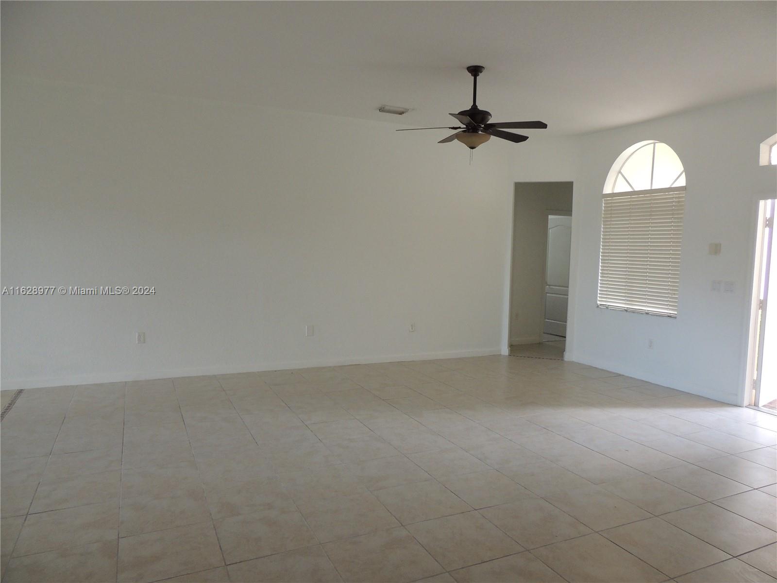 PALM ISLE ESTATES - Residential Lease