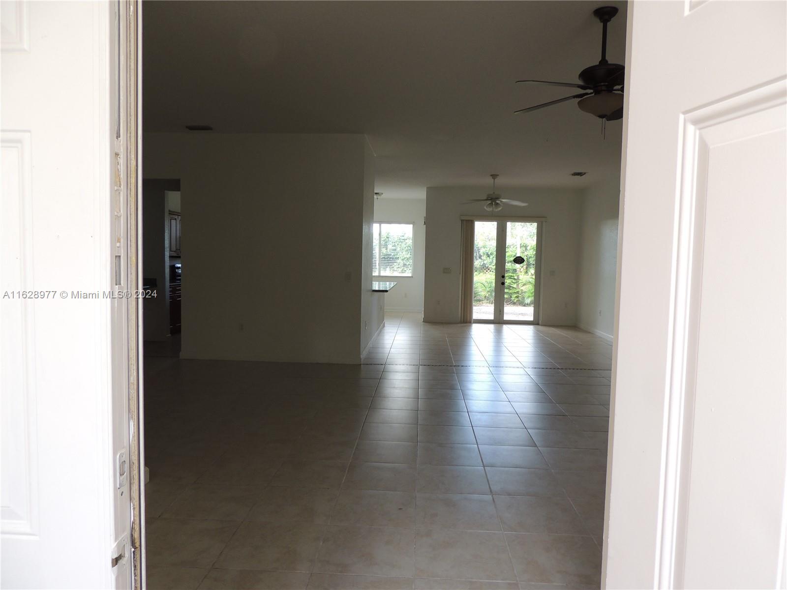 PALM ISLE ESTATES - Residential Lease