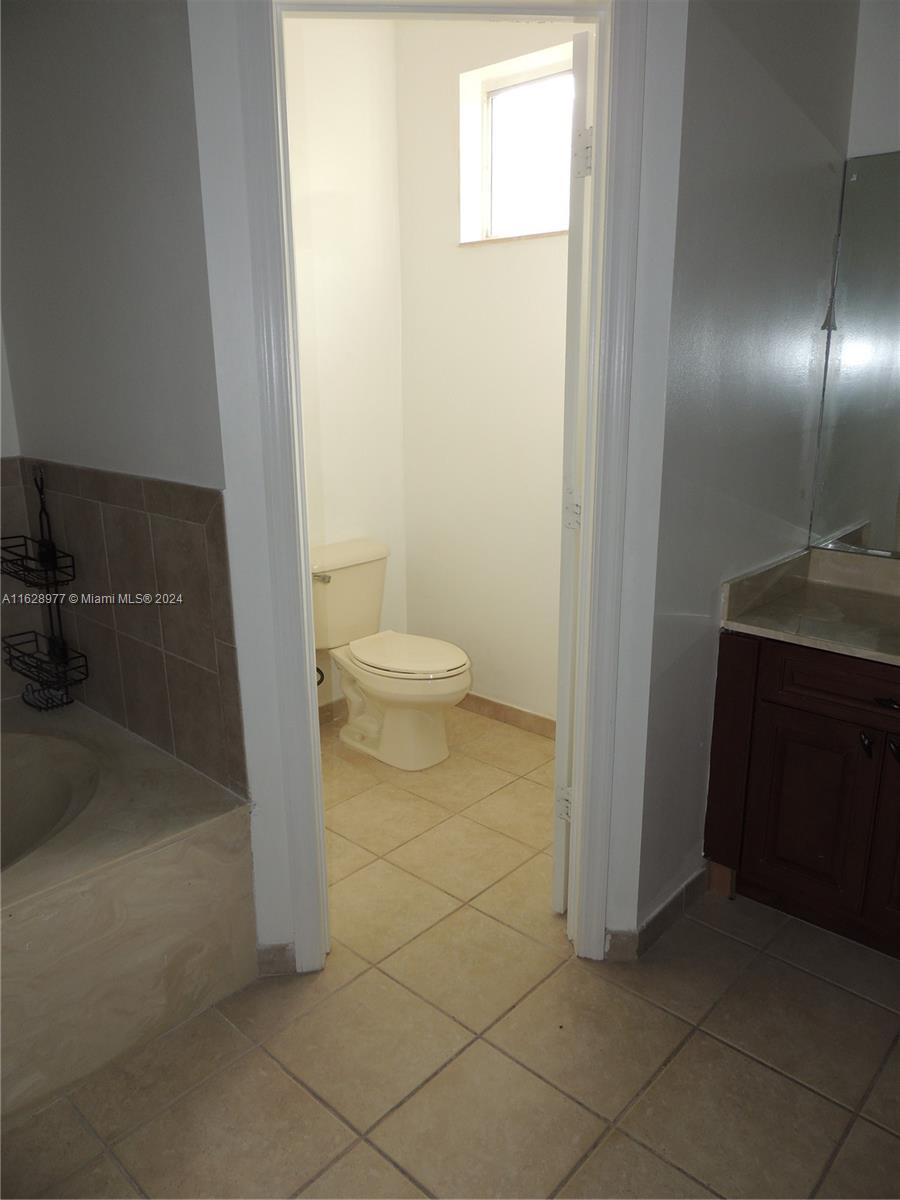 PALM ISLE ESTATES - Residential Lease