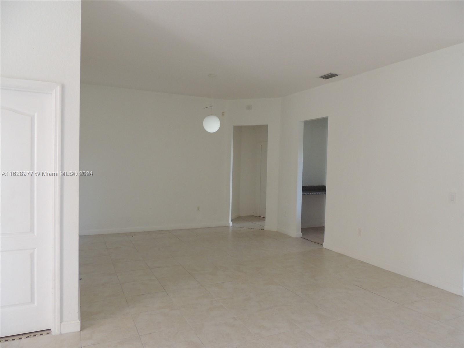 PALM ISLE ESTATES - Residential Lease