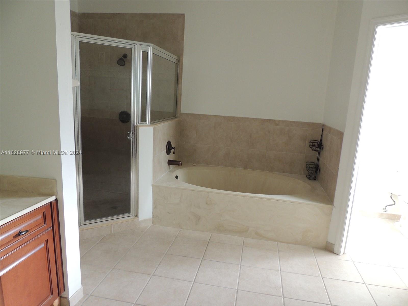 PALM ISLE ESTATES - Residential Lease