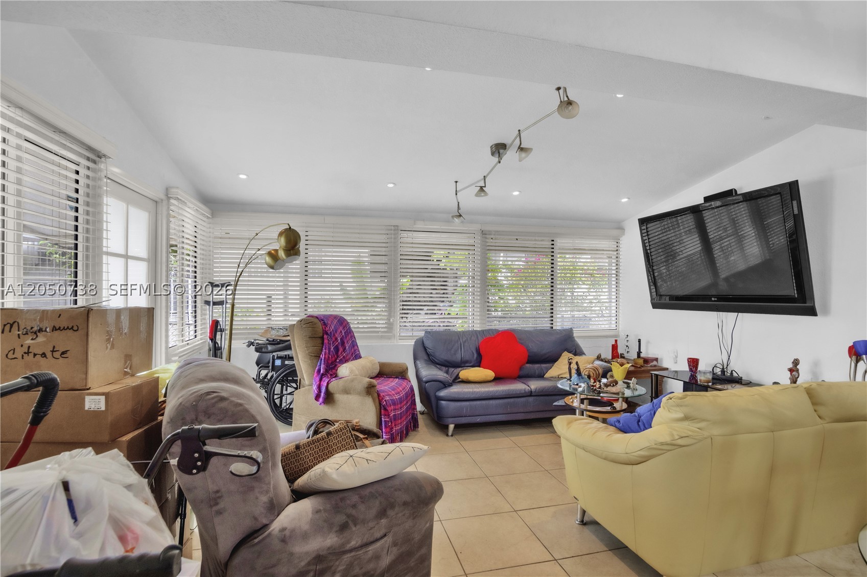 RIVERSIDE FARMS - Residential Income